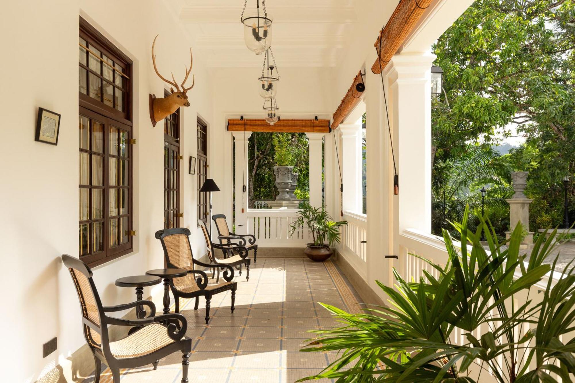 The Grand Walawwa Hotel Pinnawala  Bagian luar foto
